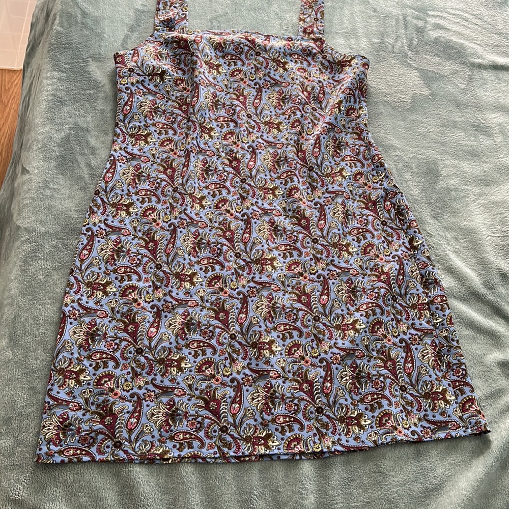Patterned Dress - Picture 2 of 3